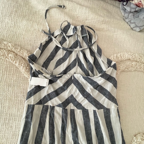 WOMENS NWT NAVY STRIPE HALTER JUMPSUIT - Picture 6 of 8